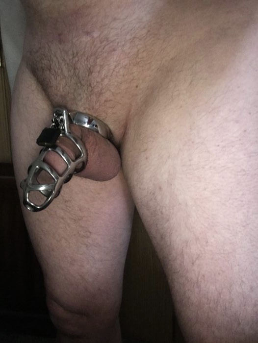 Cage too big for tiny penis
