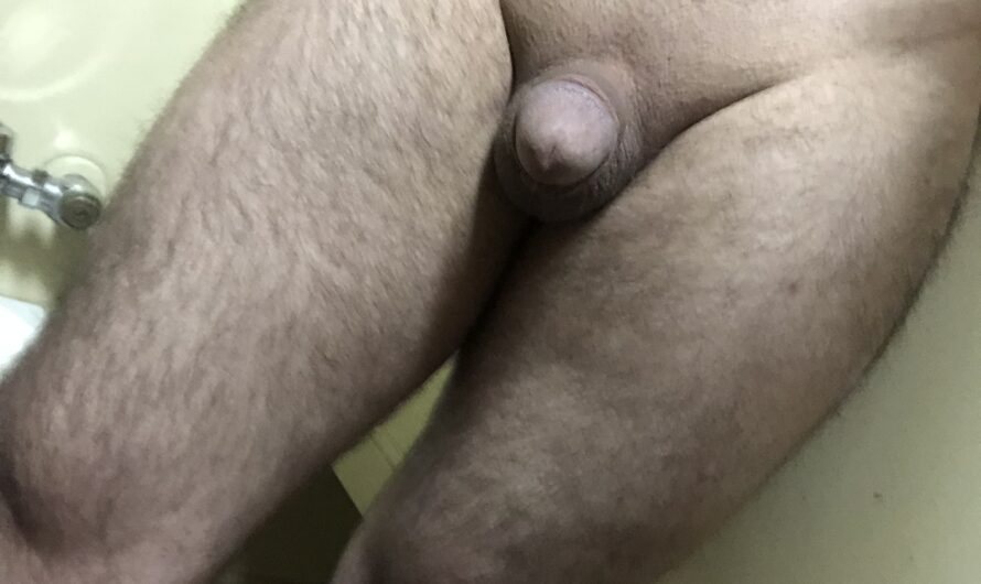 Snapped a quick dick pic at work