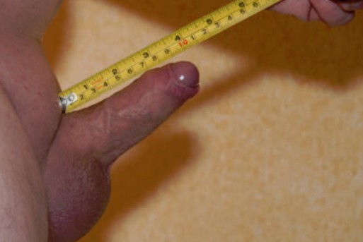 4 inches of useless tiny cocklette doing the #dicksizechallenge