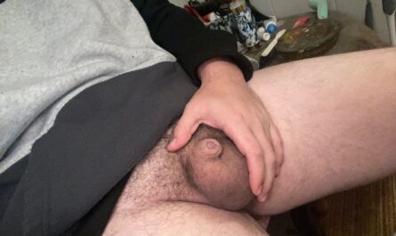 Micro shrimp penis looking for gentle SPH