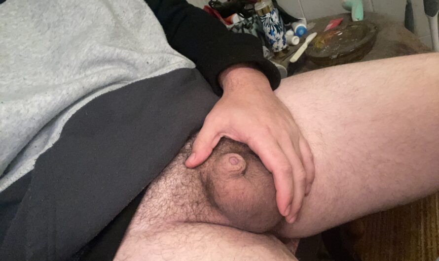 Micro shrimp penis looking for gentle SPH