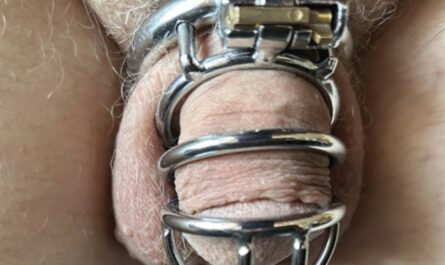 Locked up my tiny dick in a chastity cage